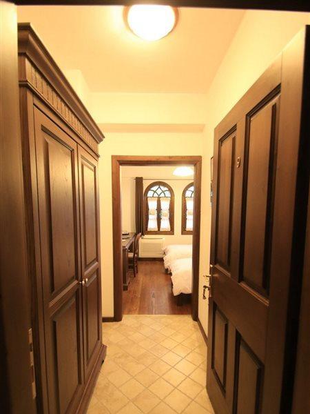Boutique Hotel Muzaka Berat Zewnętrze zdjęcie