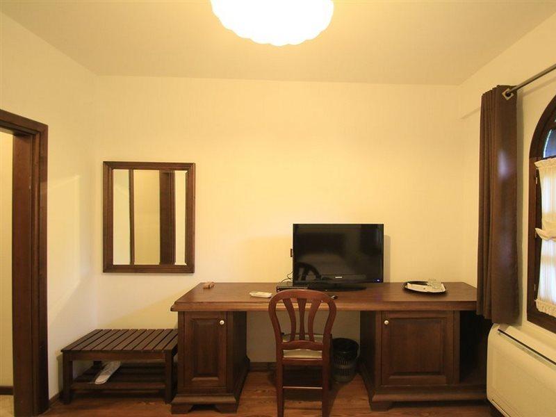 Boutique Hotel Muzaka Berat Zewnętrze zdjęcie
