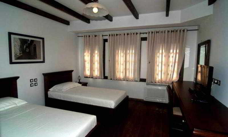Boutique Hotel Muzaka Berat Zewnętrze zdjęcie