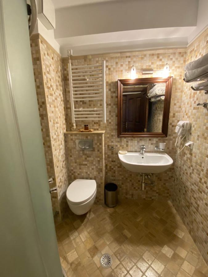 Boutique Hotel Muzaka Berat Zewnętrze zdjęcie