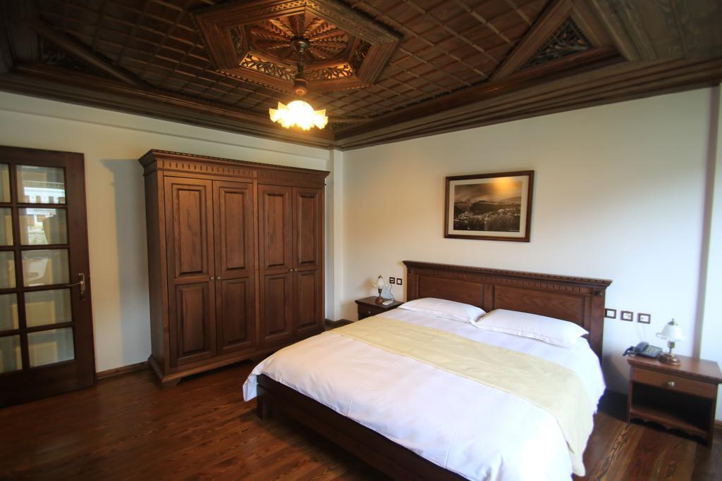 Boutique Hotel Muzaka Berat Zewnętrze zdjęcie