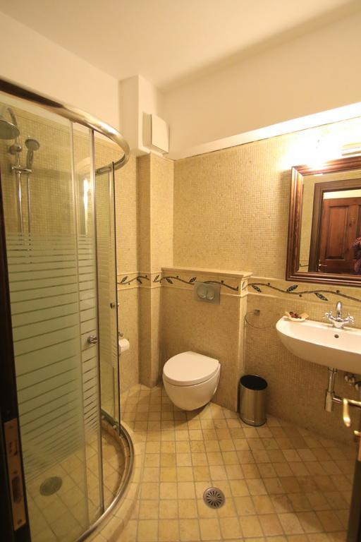 Boutique Hotel Muzaka Berat Zewnętrze zdjęcie