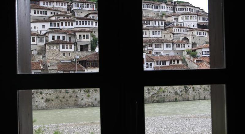 Boutique Hotel Muzaka Berat Zewnętrze zdjęcie